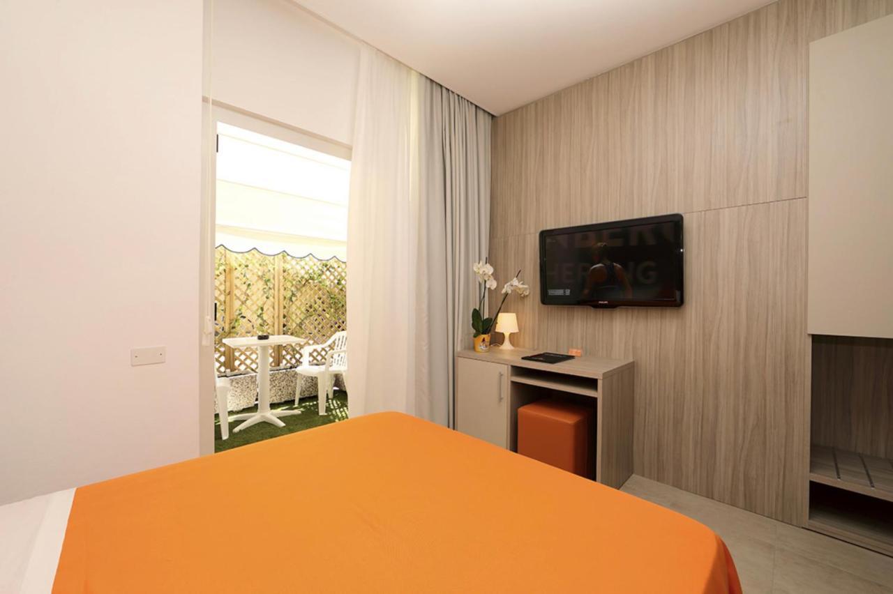 Hotel Simi Lan Lignano Sabbiadoro Dış mekan fotoğraf