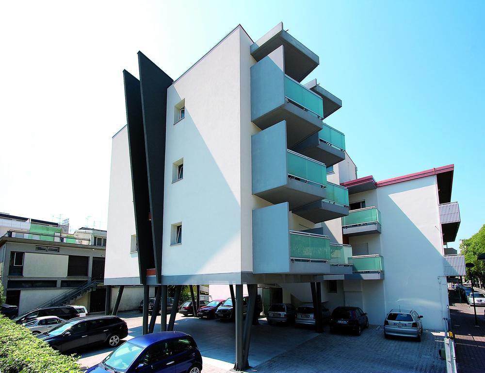 Hotel Simi Lan Lignano Sabbiadoro Dış mekan fotoğraf