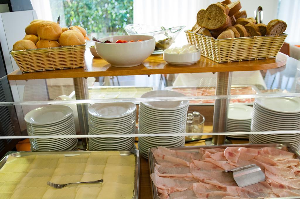 Hotel Simi Lan Lignano Sabbiadoro Dış mekan fotoğraf