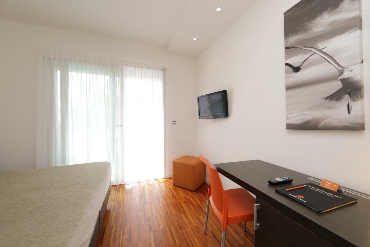 Hotel Simi Lan Lignano Sabbiadoro Dış mekan fotoğraf